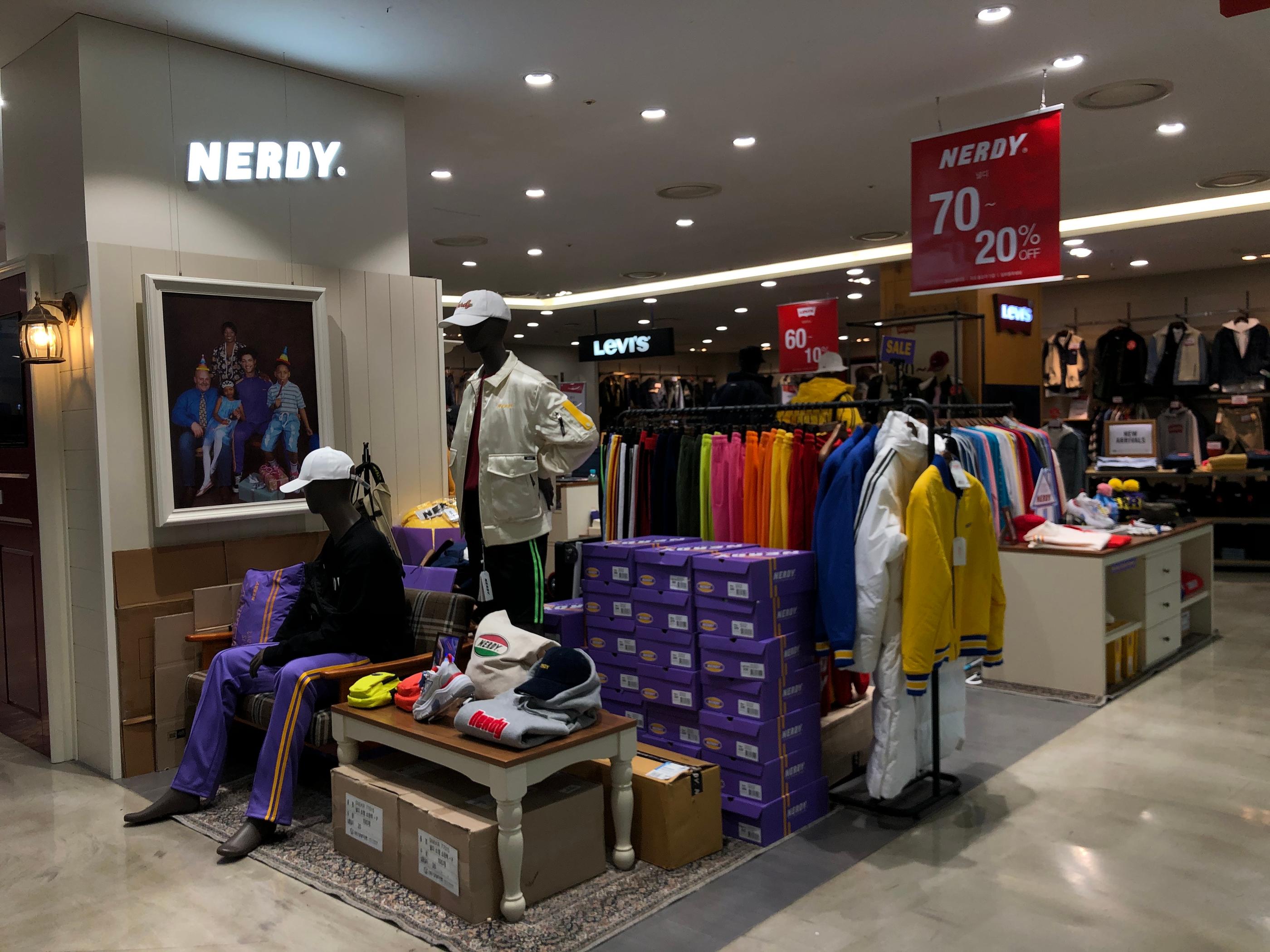 ลดราคาเหลือครึ่งเดียว! Mario Outlet ในโซล ราคาประหนึ่งอันเดอร์กราวน์ช้อปปิ้ง บอกได้คำเดียวว่าคุ้ม!